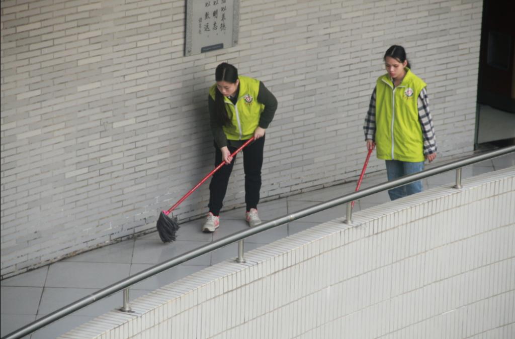 清洁图书馆志愿活动