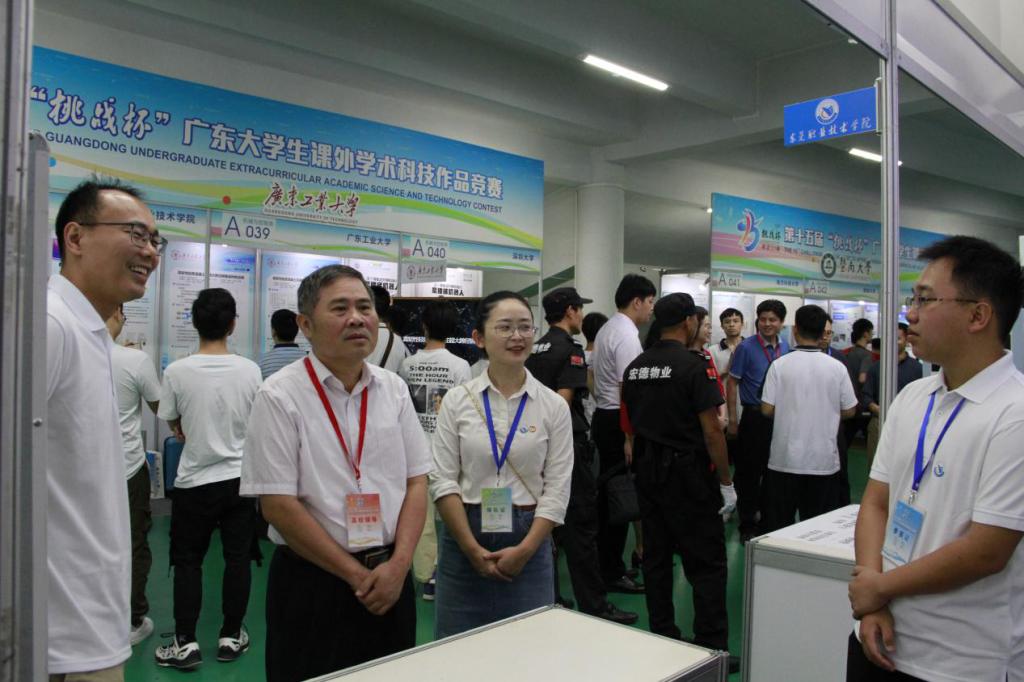 校党委副书记、纪委书记莫强现场指导